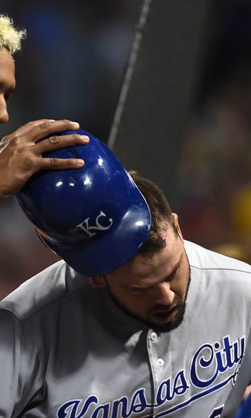 Moustakas hits 30th homer as Royals defeat Red Sox 4-2